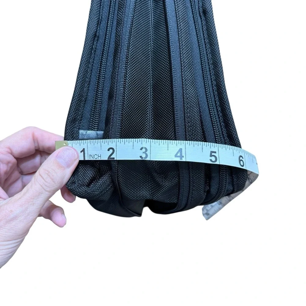 Tumi Alpha 3 Pocket Bag Small Black Ballistic Nylon‎ Crossbody 117345-1041